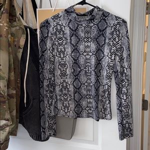 snakeskin long sleeve crop